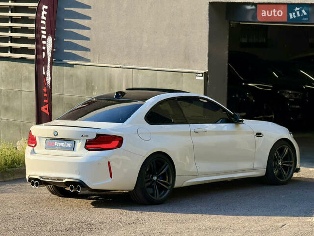 Белый БМВ M2, объемом двигателя 3 л и пробегом 73 тыс. км за 38000 $, фото 7 на Automoto.ua