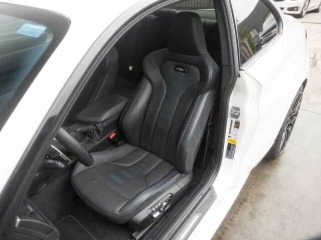 Білий БМВ M2, об'ємом двигуна 3 л та пробігом 23 тис. км за 18000 $, фото 6 на Automoto.ua