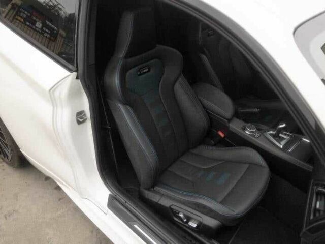 Білий БМВ M2, об'ємом двигуна 3 л та пробігом 23 тис. км за 18000 $, фото 11 на Automoto.ua