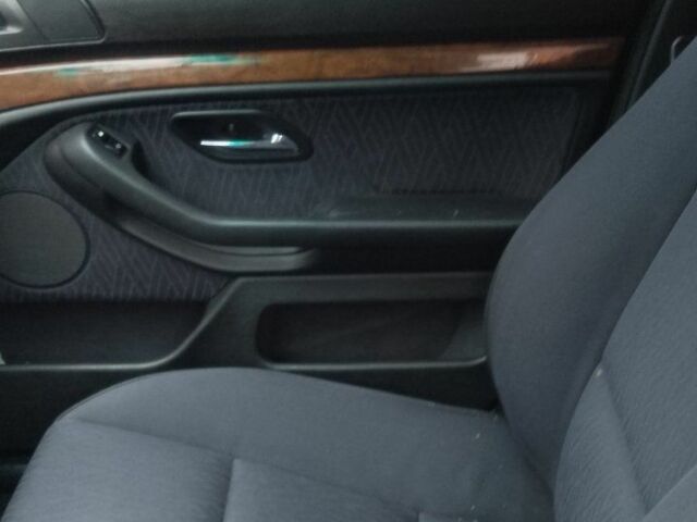 Серый БМВ М3, объемом двигателя 2 л и пробегом 300 тыс. км за 4400 $, фото 5 на Automoto.ua