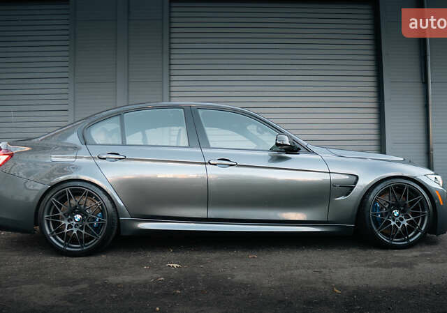 Серый БМВ М3, объемом двигателя 2.98 л и пробегом 135 тыс. км за 40000 $, фото 5 на Automoto.ua