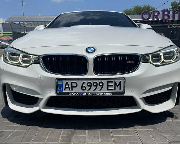 Белый БМВ M4, объемом двигателя 3 л и пробегом 88 тыс. км за 47500 $, фото 13 на Automoto.ua