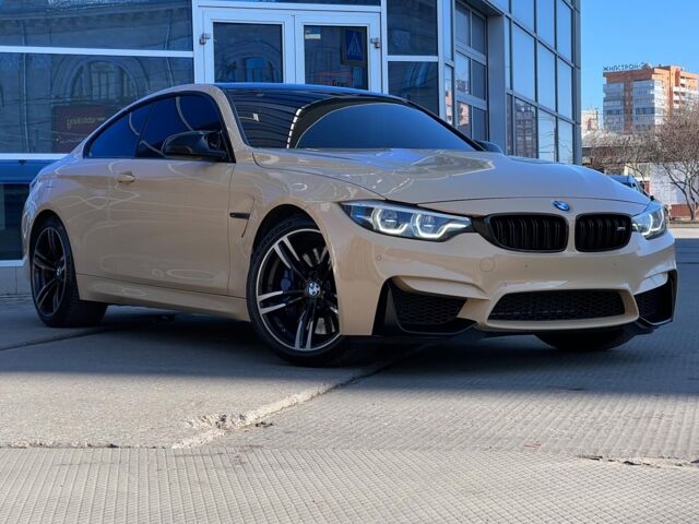 Белый БМВ M4, объемом двигателя 3 л и пробегом 130 тыс. км за 42890 $, фото 3 на Automoto.ua