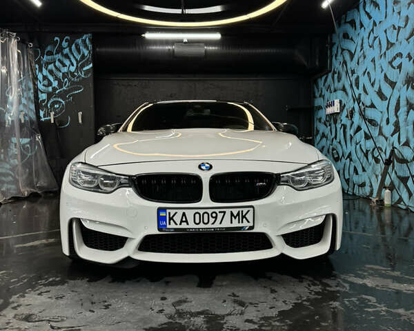 Білий БМВ M4, об'ємом двигуна 2.98 л та пробігом 111 тис. км за 38500 $, фото 3 на Automoto.ua