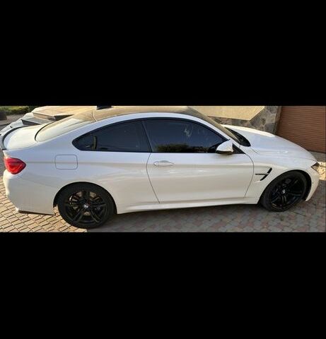 Белый БМВ M4, объемом двигателя 3 л и пробегом 55 тыс. км за 40000 $, фото 9 на Automoto.ua