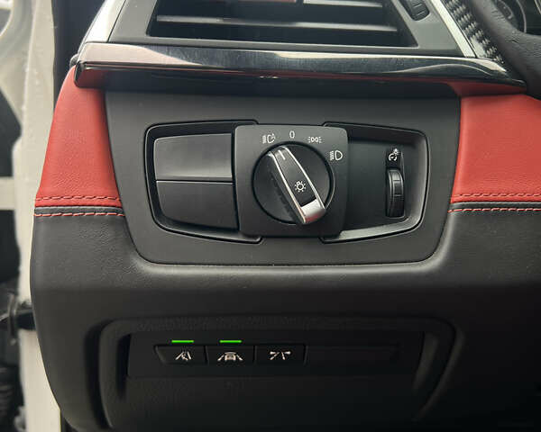 Белый БМВ M4, объемом двигателя 2.98 л и пробегом 124 тыс. км за 36000 $, фото 12 на Automoto.ua