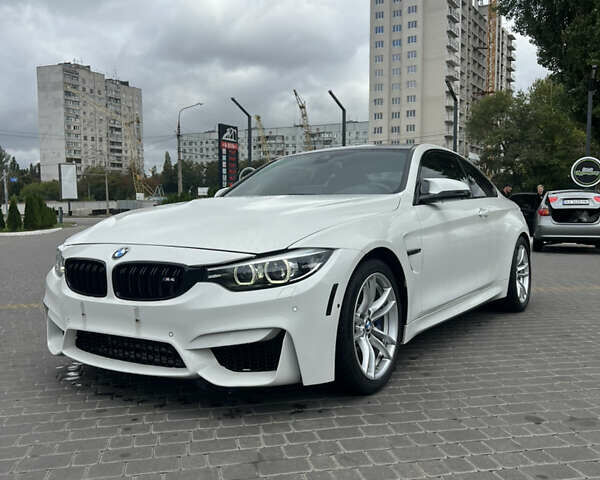Белый БМВ M4, объемом двигателя 2.98 л и пробегом 124 тыс. км за 36000 $, фото 1 на Automoto.ua