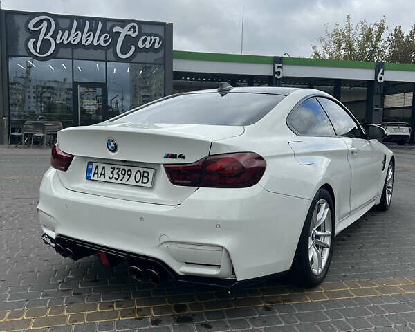 Белый БМВ M4, объемом двигателя 2.98 л и пробегом 124 тыс. км за 36000 $, фото 6 на Automoto.ua