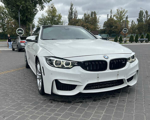 Белый БМВ M4, объемом двигателя 2.98 л и пробегом 124 тыс. км за 36000 $, фото 2 на Automoto.ua