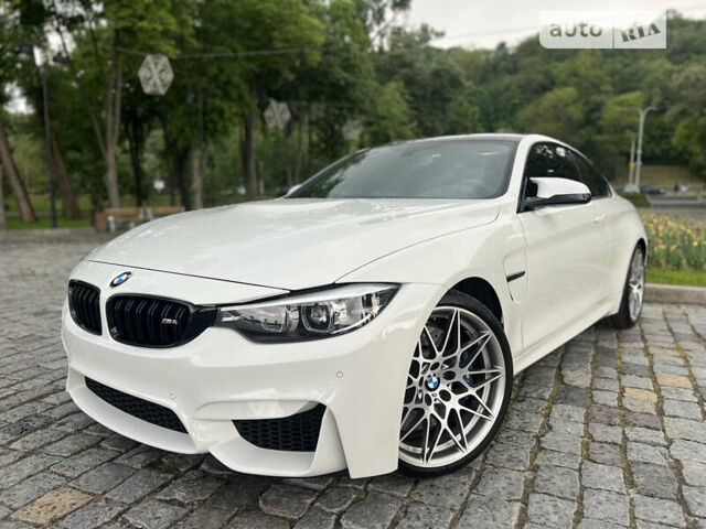 Белый БМВ M4, объемом двигателя 3 л и пробегом 61 тыс. км за 49000 $, фото 5 на Automoto.ua