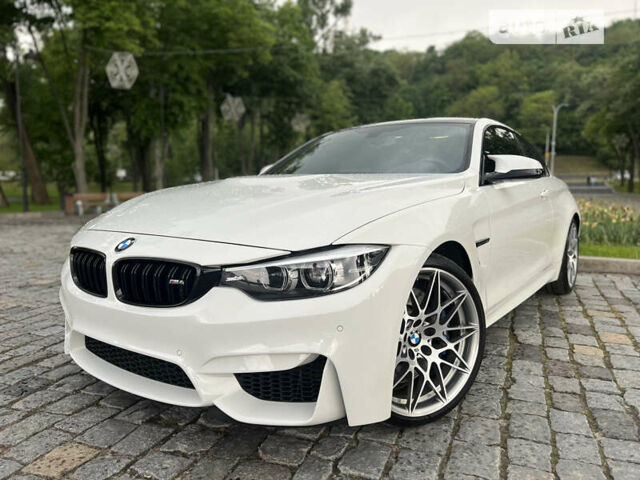 Белый БМВ M4, объемом двигателя 3 л и пробегом 61 тыс. км за 49000 $, фото 4 на Automoto.ua