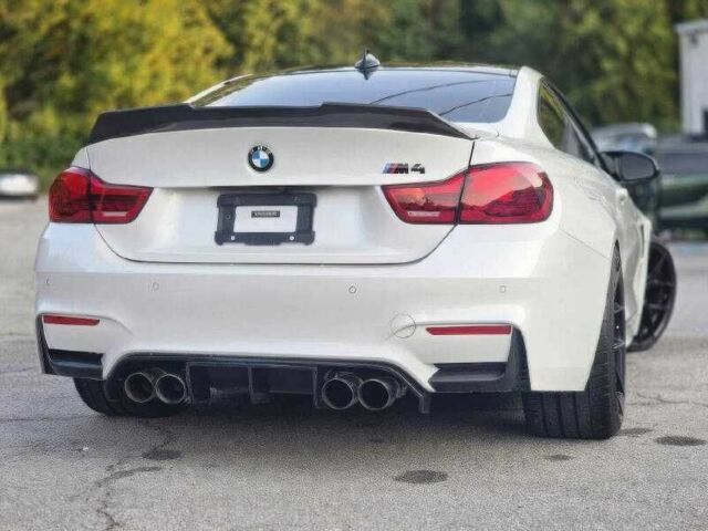Белый БМВ M4, объемом двигателя 3 л и пробегом 66 тыс. км за 26000 $, фото 5 на Automoto.ua