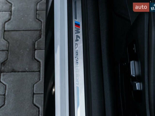 Білий БМВ M4, об'ємом двигуна 2.99 л та пробігом 29 тис. км за 94555 $, фото 35 на Automoto.ua