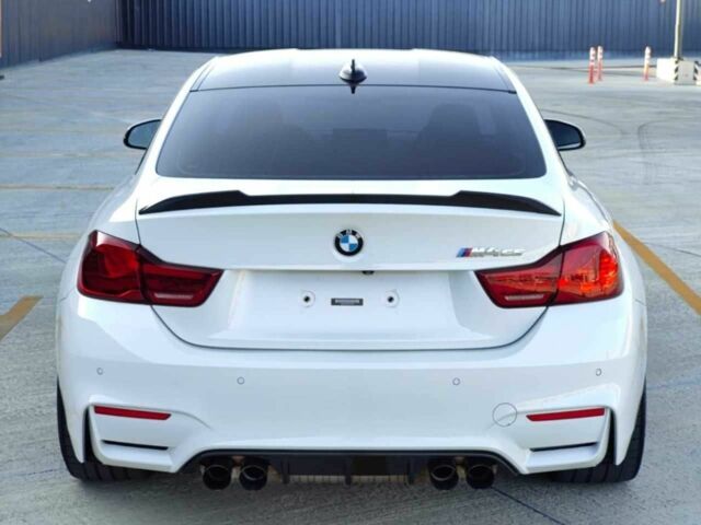 Белый БМВ M4, объемом двигателя 0 л и пробегом 77 тыс. км за 50000 $, фото 5 на Automoto.ua