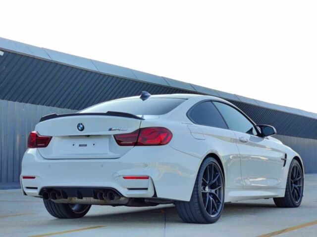 Белый БМВ M4, объемом двигателя 0 л и пробегом 77 тыс. км за 50000 $, фото 2 на Automoto.ua