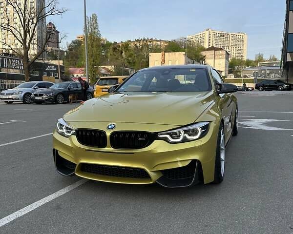 Желтый БМВ M4, объемом двигателя 3 л и пробегом 73 тыс. км за 45000 $, фото 1 на Automoto.ua