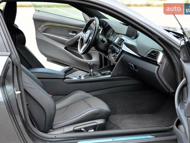 Серый БМВ M4, объемом двигателя 3 л и пробегом 36 тыс. км за 51999 $, фото 35 на Automoto.ua