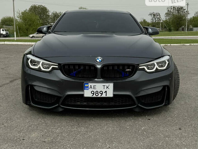 Серый БМВ M4, объемом двигателя 3 л и пробегом 111 тыс. км за 52000 $, фото 2 на Automoto.ua