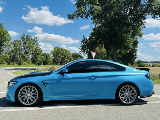 Синий БМВ M4, объемом двигателя 3 л и пробегом 88 тыс. км за 30500 $, фото 1 на Automoto.ua