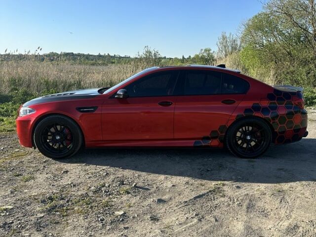 Белый БМВ М5, объемом двигателя 4.4 л и пробегом 110 тыс. км за 17500 $, фото 1 на Automoto.ua