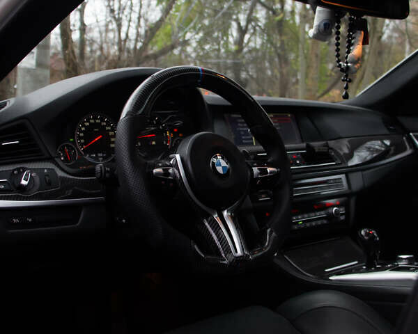 Белый БМВ М5, объемом двигателя 4.39 л и пробегом 170 тыс. км за 32300 $, фото 11 на Automoto.ua