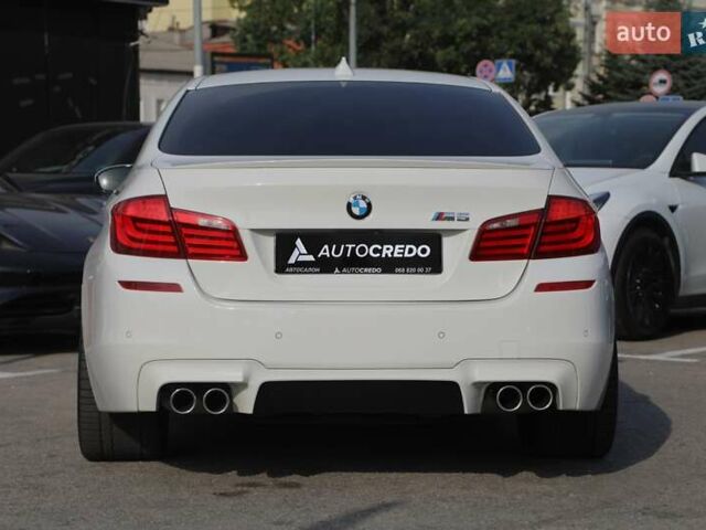 Білий БМВ М5, об'ємом двигуна 4.4 л та пробігом 125 тис. км за 33000 $, фото 4 на Automoto.ua