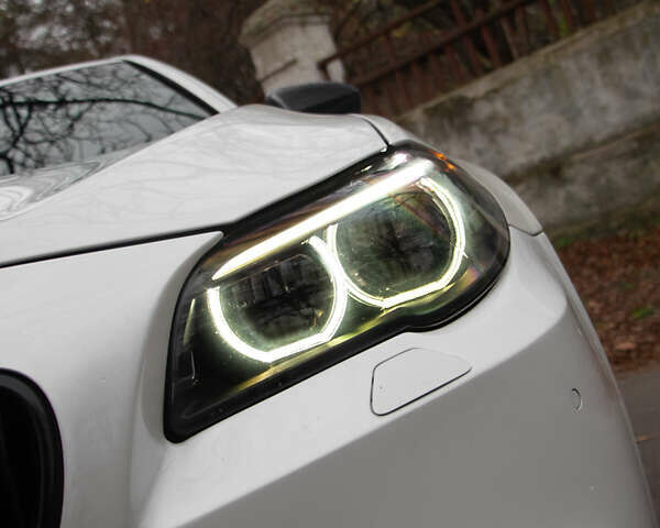 Белый БМВ М5, объемом двигателя 4.39 л и пробегом 170 тыс. км за 32300 $, фото 2 на Automoto.ua