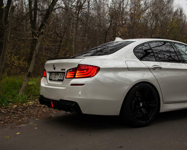 Белый БМВ М5, объемом двигателя 4.39 л и пробегом 170 тыс. км за 32300 $, фото 6 на Automoto.ua