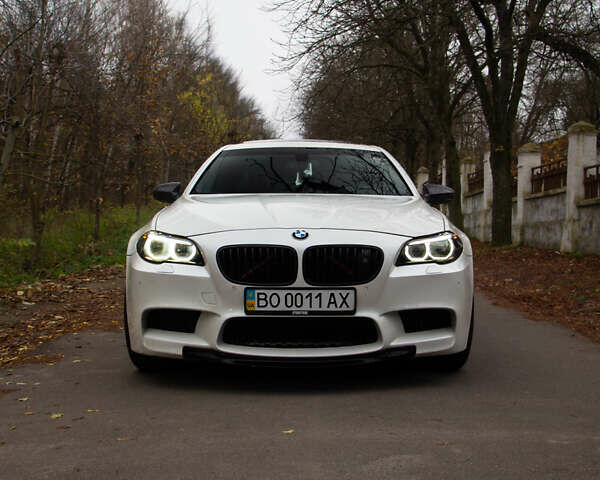 Белый БМВ М5, объемом двигателя 4.39 л и пробегом 170 тыс. км за 32300 $, фото 1 на Automoto.ua