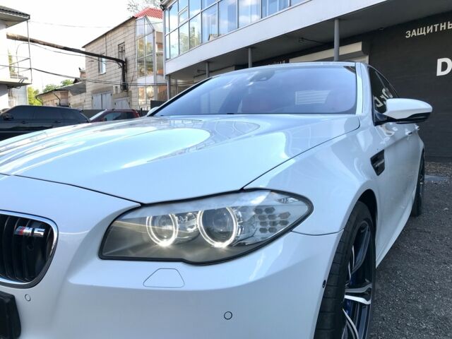 Білий БМВ М5, об'ємом двигуна 4.4 л та пробігом 60 тис. км за 42500 $, фото 2 на Automoto.ua