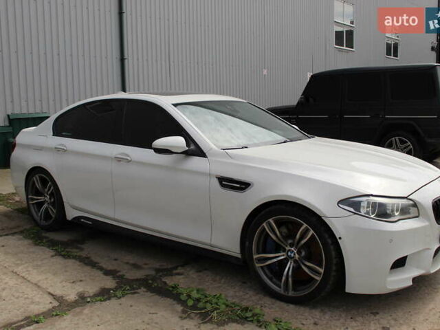 Белый БМВ М5, объемом двигателя 4.39 л и пробегом 136 тыс. км за 28900 $, фото 8 на Automoto.ua