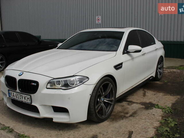 Белый БМВ М5, объемом двигателя 4.39 л и пробегом 136 тыс. км за 28900 $, фото 9 на Automoto.ua