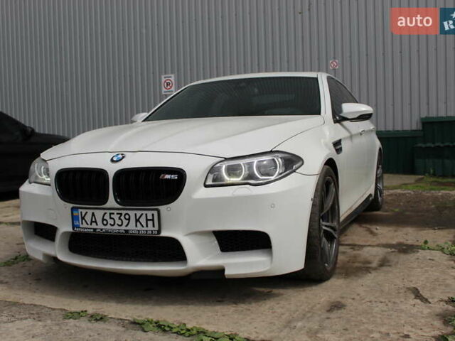 Белый БМВ М5, объемом двигателя 4.39 л и пробегом 136 тыс. км за 28900 $, фото 6 на Automoto.ua