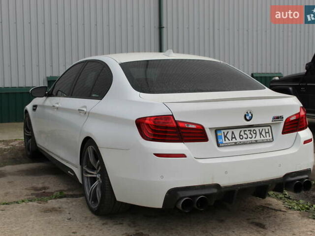Белый БМВ М5, объемом двигателя 4.39 л и пробегом 136 тыс. км за 28900 $, фото 4 на Automoto.ua