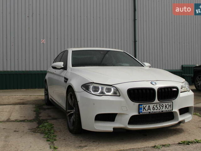 Белый БМВ М5, объемом двигателя 4.39 л и пробегом 136 тыс. км за 28900 $, фото 7 на Automoto.ua