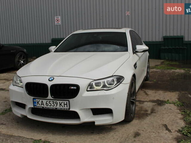 Белый БМВ М5, объемом двигателя 4.39 л и пробегом 136 тыс. км за 28900 $, фото 5 на Automoto.ua