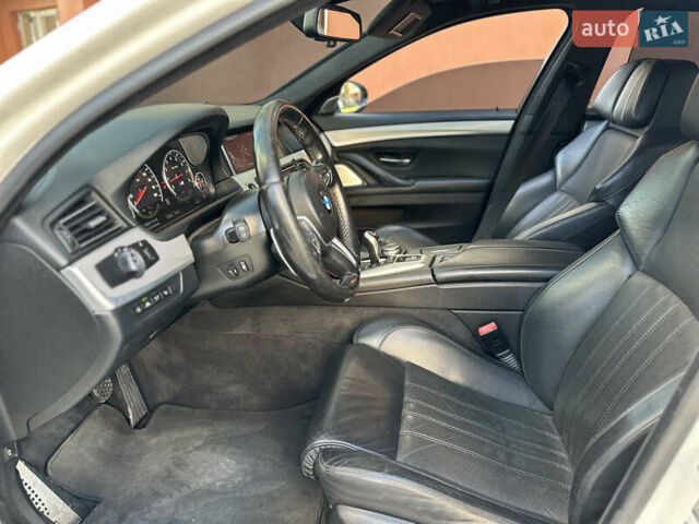 Білий БМВ М5, об'ємом двигуна 4.39 л та пробігом 138 тис. км за 35000 $, фото 12 на Automoto.ua