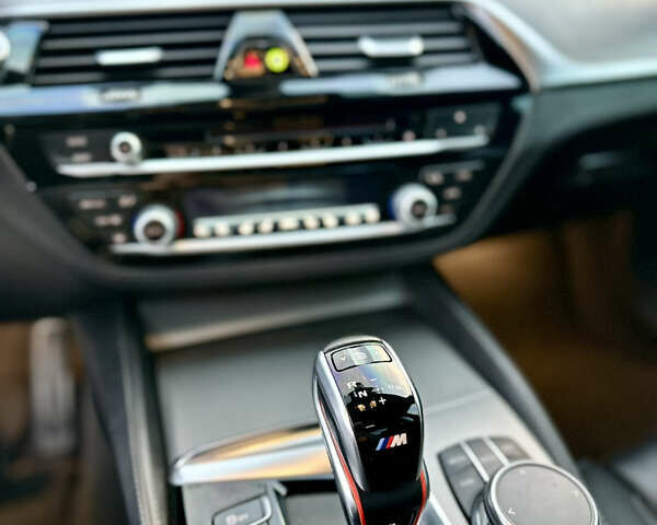 Белый БМВ М5, объемом двигателя 4.39 л и пробегом 31 тыс. км за 55500 $, фото 6 на Automoto.ua