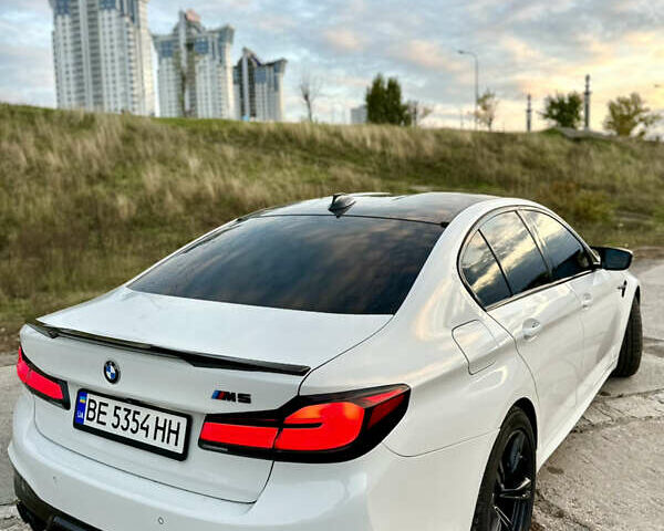 Белый БМВ М5, объемом двигателя 4.39 л и пробегом 31 тыс. км за 55500 $, фото 1 на Automoto.ua