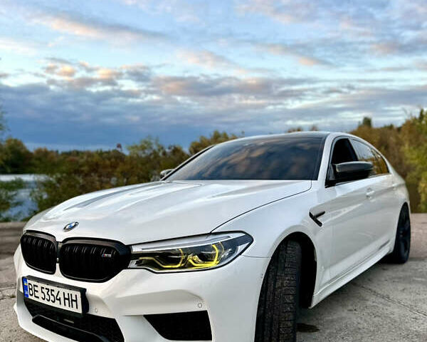 Белый БМВ М5, объемом двигателя 4.39 л и пробегом 31 тыс. км за 55500 $, фото 2 на Automoto.ua