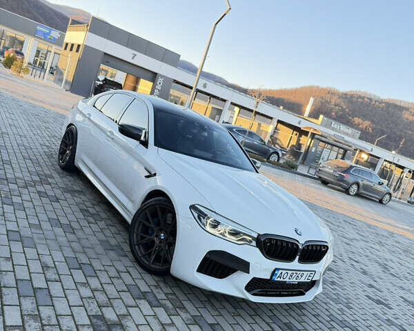 Белый БМВ М5, объемом двигателя 4.39 л и пробегом 82 тыс. км за 45999 $, фото 2 на Automoto.ua