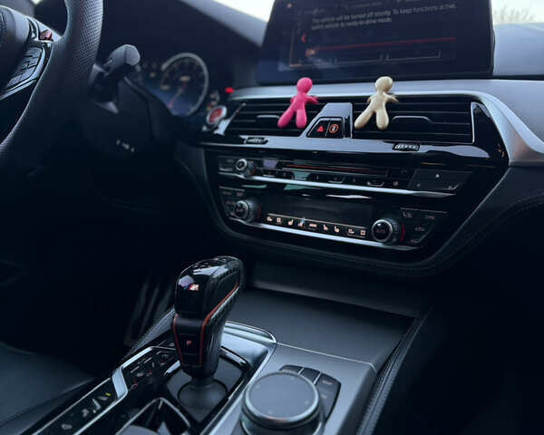 Белый БМВ М5, объемом двигателя 4.39 л и пробегом 82 тыс. км за 45999 $, фото 8 на Automoto.ua