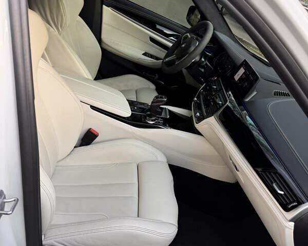 Білий БМВ М5, об'ємом двигуна 4.39 л та пробігом 75 тис. км за 68000 $, фото 10 на Automoto.ua