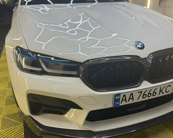 Белый БМВ М5, объемом двигателя 4.39 л и пробегом 49 тыс. км за 80000 $, фото 1 на Automoto.ua