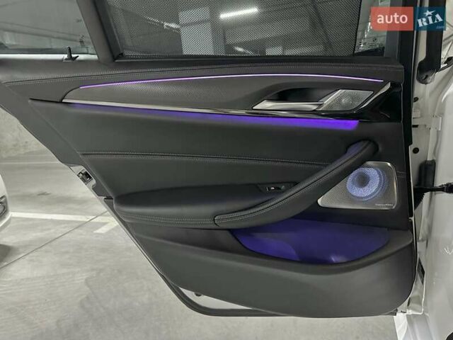 Белый БМВ М5, объемом двигателя 4.4 л и пробегом 23 тыс. км за 66500 $, фото 30 на Automoto.ua