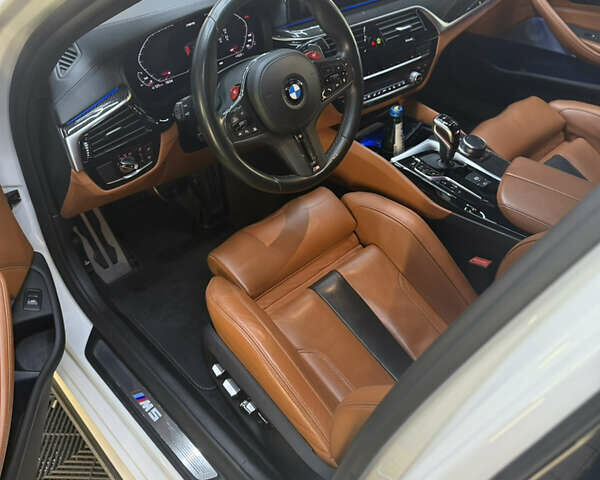 Белый БМВ М5, объемом двигателя 4.39 л и пробегом 49 тыс. км за 80000 $, фото 5 на Automoto.ua