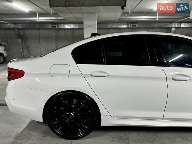 БМВ М5 2019 в Днепре (Днепропетровске) на Automoto.ua Белый БМВ М5, объемом двигателя 4.4 л и пробегом 23 тыс. км за 68500 $, фото 19 на Automoto.ua