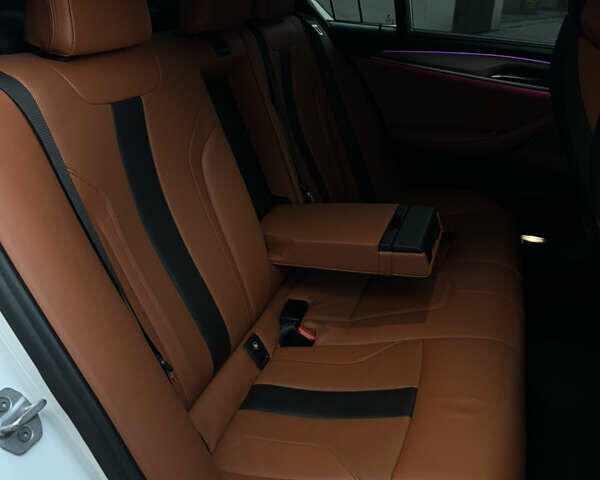 Белый БМВ М5, объемом двигателя 4.4 л и пробегом 64 тыс. км за 83900 $, фото 30 на Automoto.ua