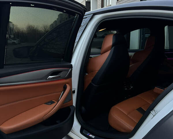 Белый БМВ М5, объемом двигателя 4.4 л и пробегом 64 тыс. км за 83900 $, фото 32 на Automoto.ua