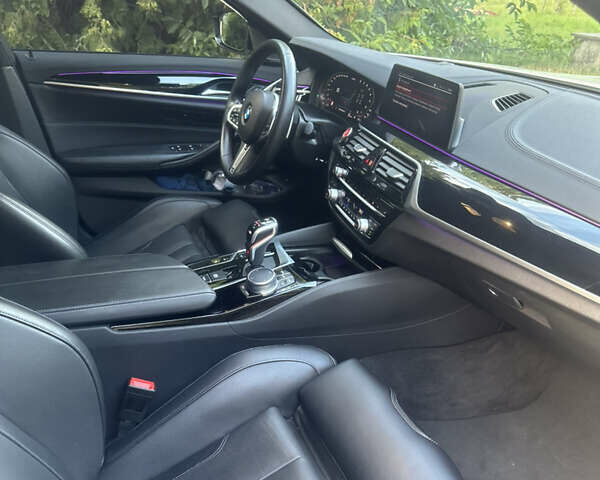 Белый БМВ М5, объемом двигателя 4.39 л и пробегом 32 тыс. км за 88000 $, фото 6 на Automoto.ua